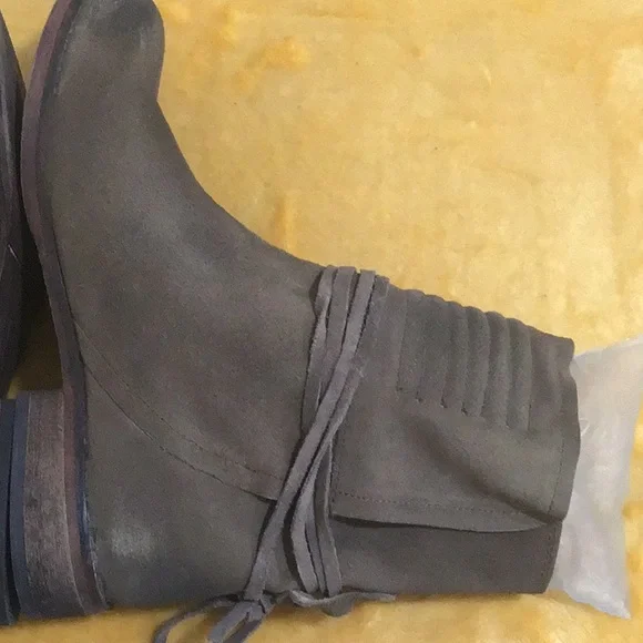 EUC FREE PEOPLE Wrap Around Tie Style Suede Boots 7.5” Shaft Height - Picture 10 of 11